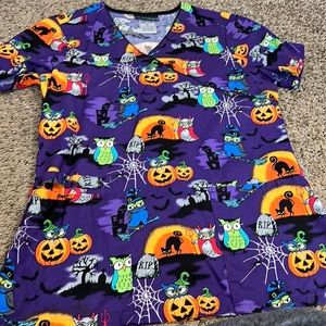 Cherokee small Halloween scrub top